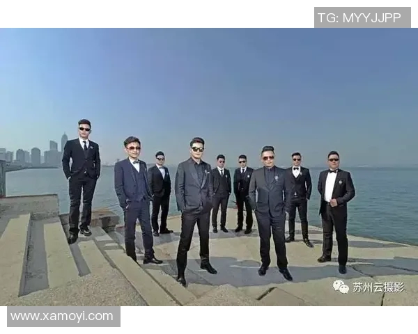 镜头前的足球明星自拍瞬间展现自信与魅力的独特风采 镜头前的足球明星自拍瞬间展现自信与魅力的独特风采