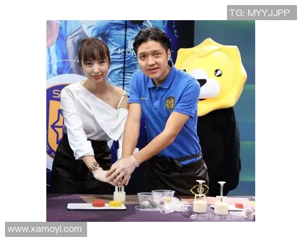 足球明星品尝中国月饼的趣味视频分享,感受传统美食的魅力与文化传承 足球明星品尝中国月饼的趣味视频分享,感受传统美食的魅力与文化传承